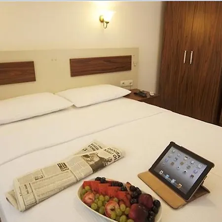 Hotel Zeus