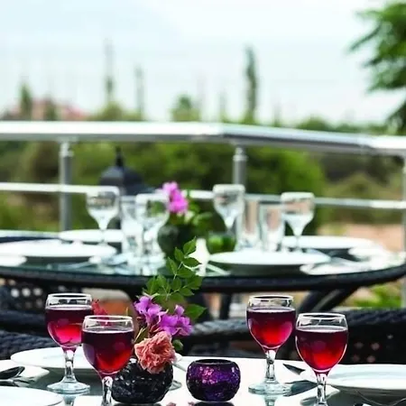 Zeus Hotel İçmeler
